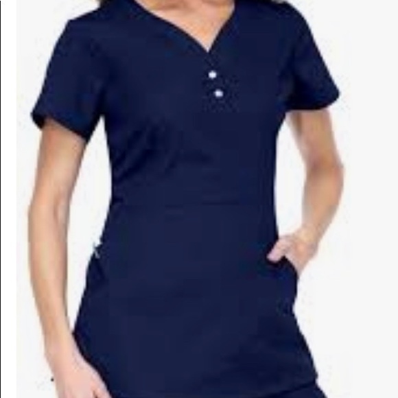 💰3 items for $25 🏷 Koi by Kathy Peterson Justine Brown Scrub Top sz Medium - Picture 2 of 10